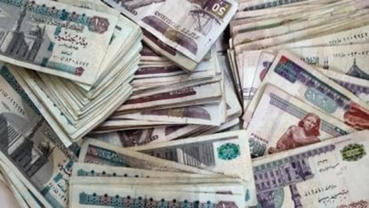 تحركات مفاجئة.. تباين أسعار العملات الأجنبية مقابل الجنيه المصري في تعاملات الأحد